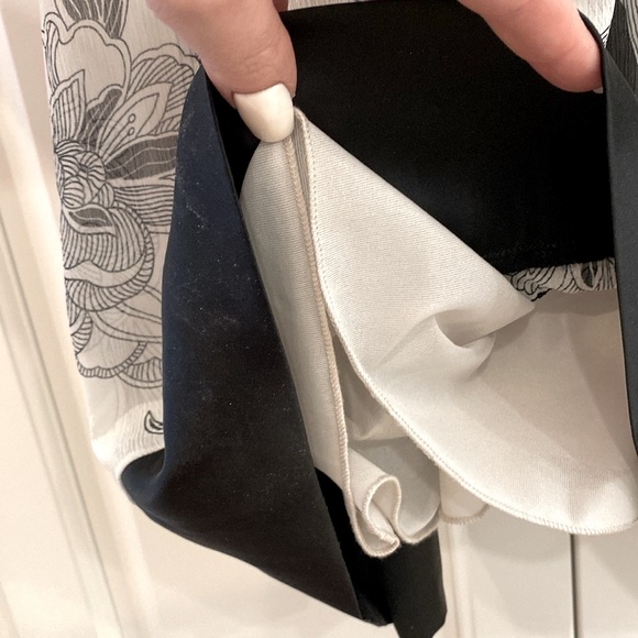 Coupé Collection dress. Excellent condition. Sheer with liner underneath. - Picture 7 of 7